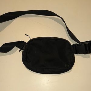 Lululemon original belt bag